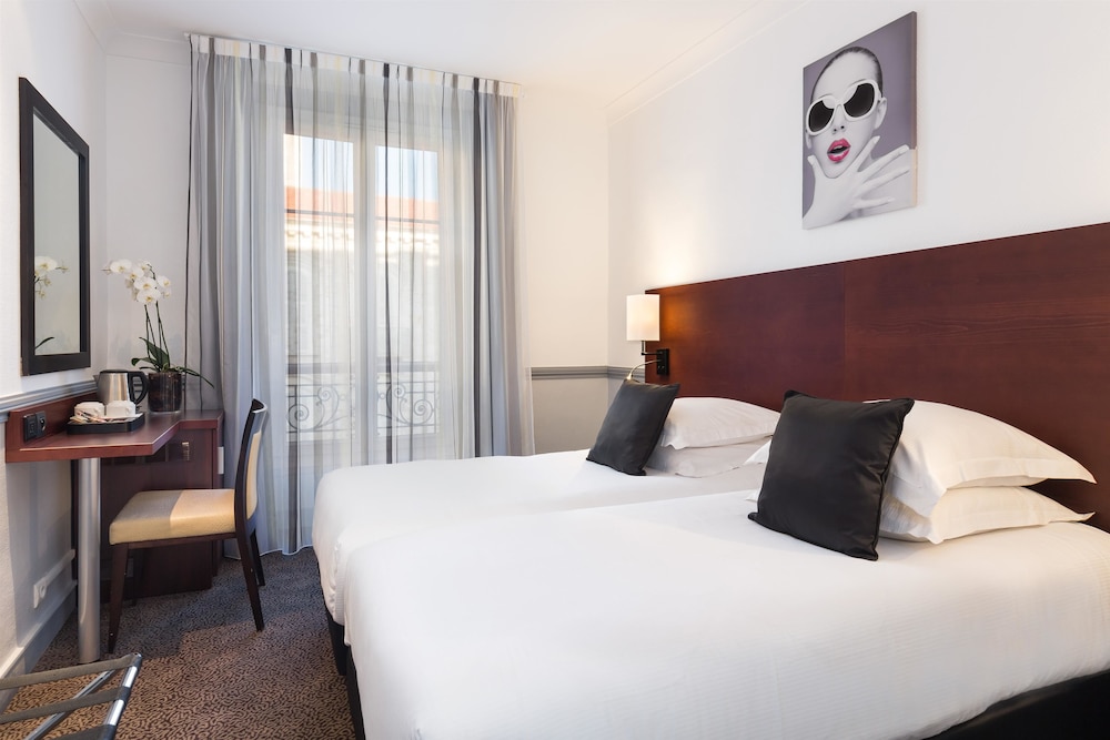 Superior Room, 1 King Bed, Non Smoking, Balcony (Twin bed on request) - Photo 1