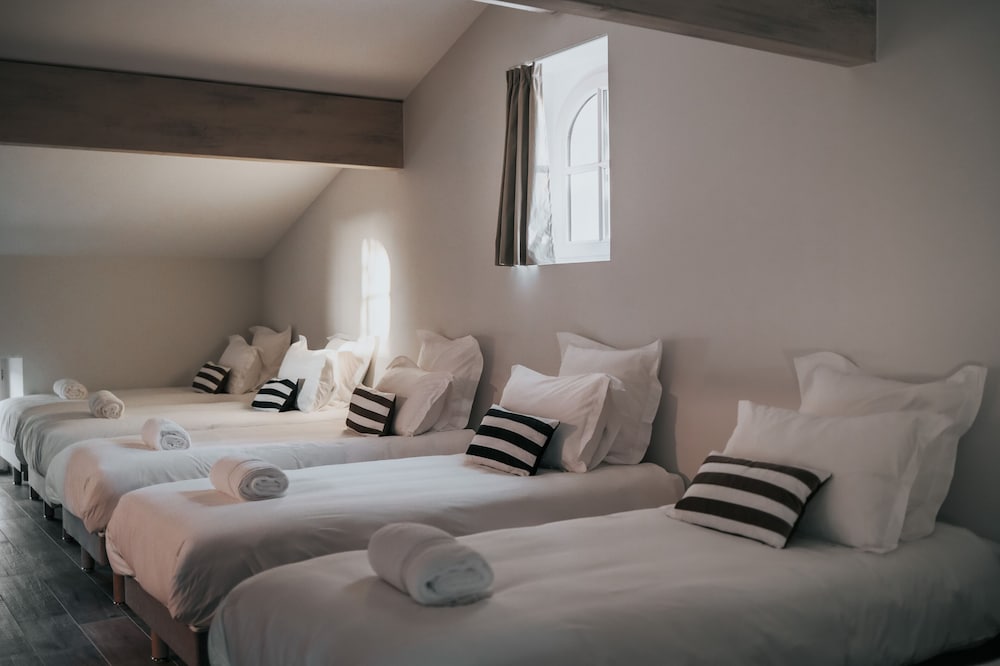 Exclusive Shared Dormitory