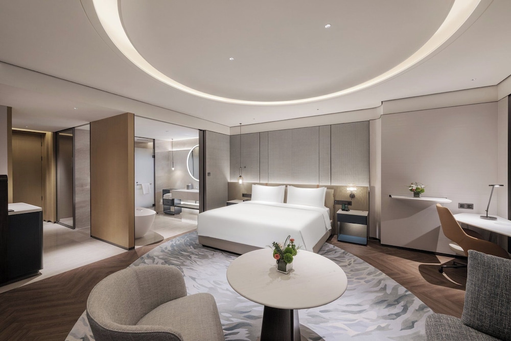 Premium Room, 1 King Bed, Sea View