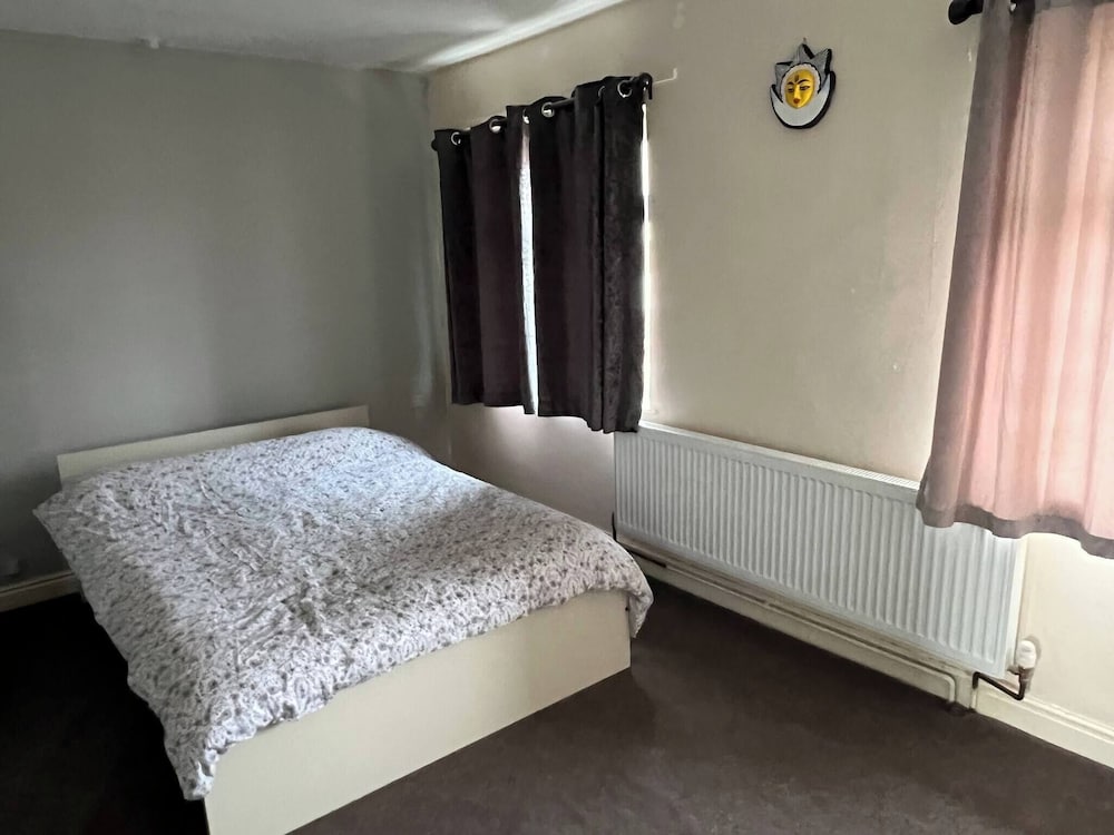 Cozy 2 Bedroom Home in Hucknall, Perfect for a Relaxing Getaway, Foto 3