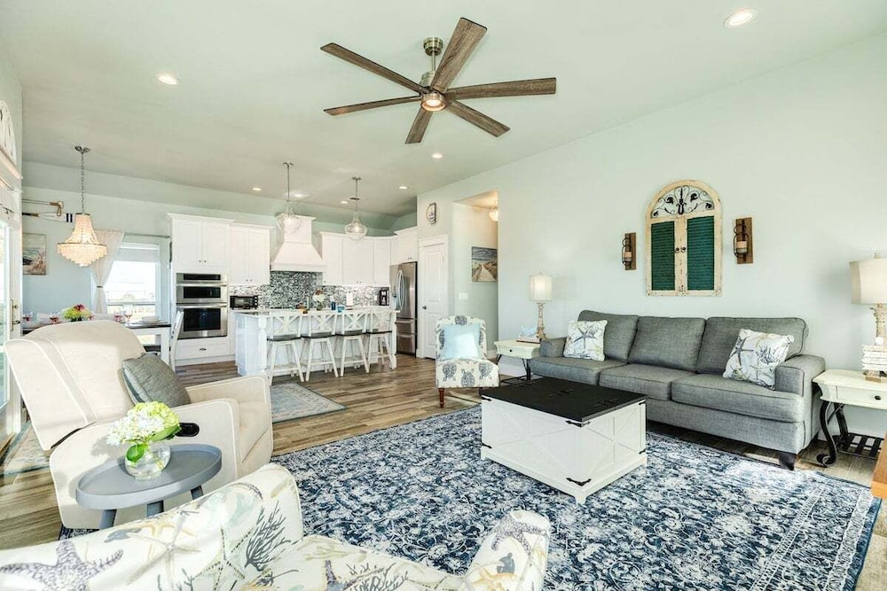 House, Multiple Beds, Pool Access, Pool View
