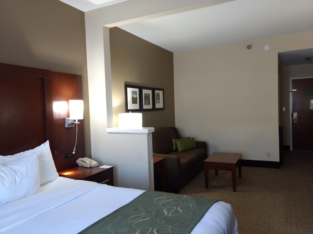 Suite, 2 Queen Beds, Non Smoking - Photo 1