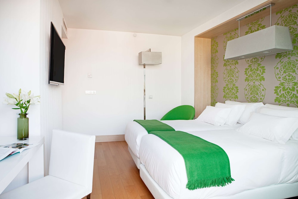 Standard Room (Extra Bed 3 Adults)