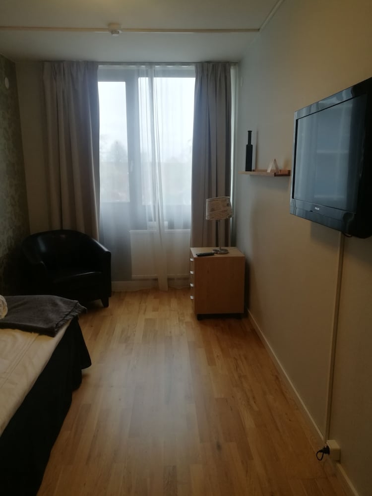 Single Room photo 2