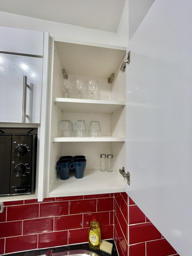 Standard Studio, Private Bathroom (Quad )