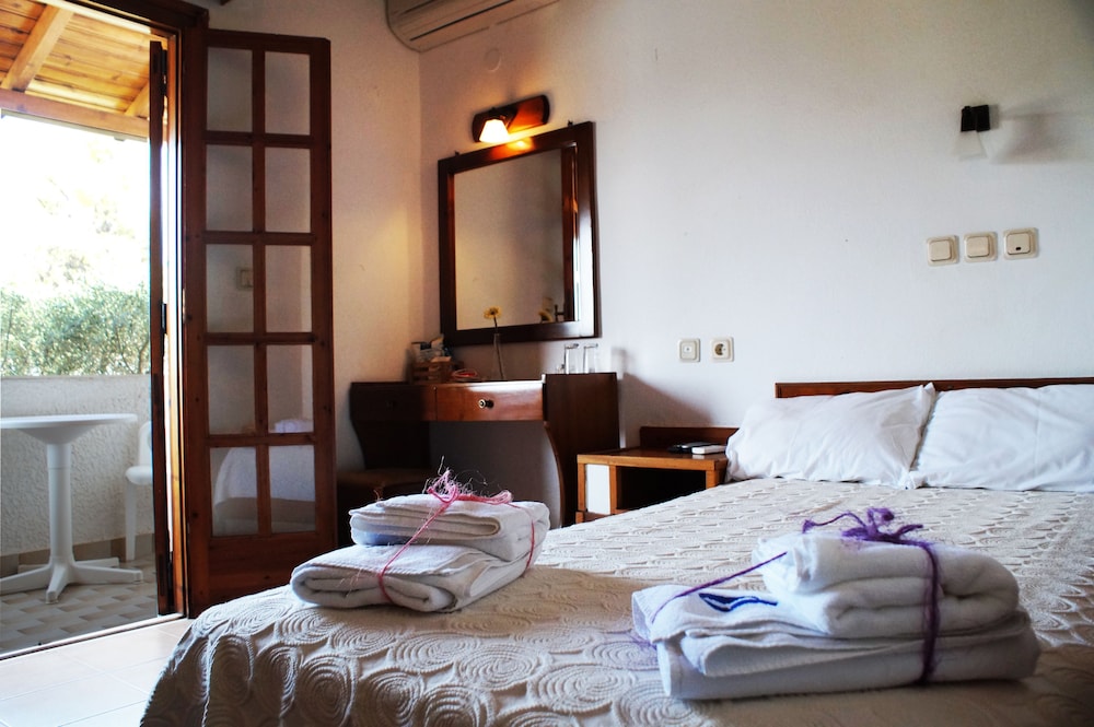 Single Room, Sea View