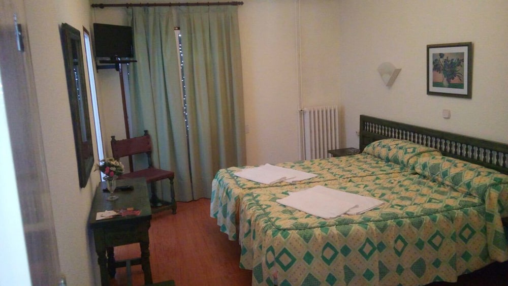 Traditional Twin Room, 2 Twin Beds, Private Bathroom, Mountain View