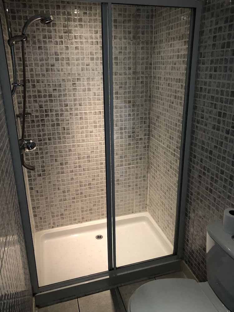 Family Room, Multiple Beds, Non Smoking, Ensuite - Photo 12