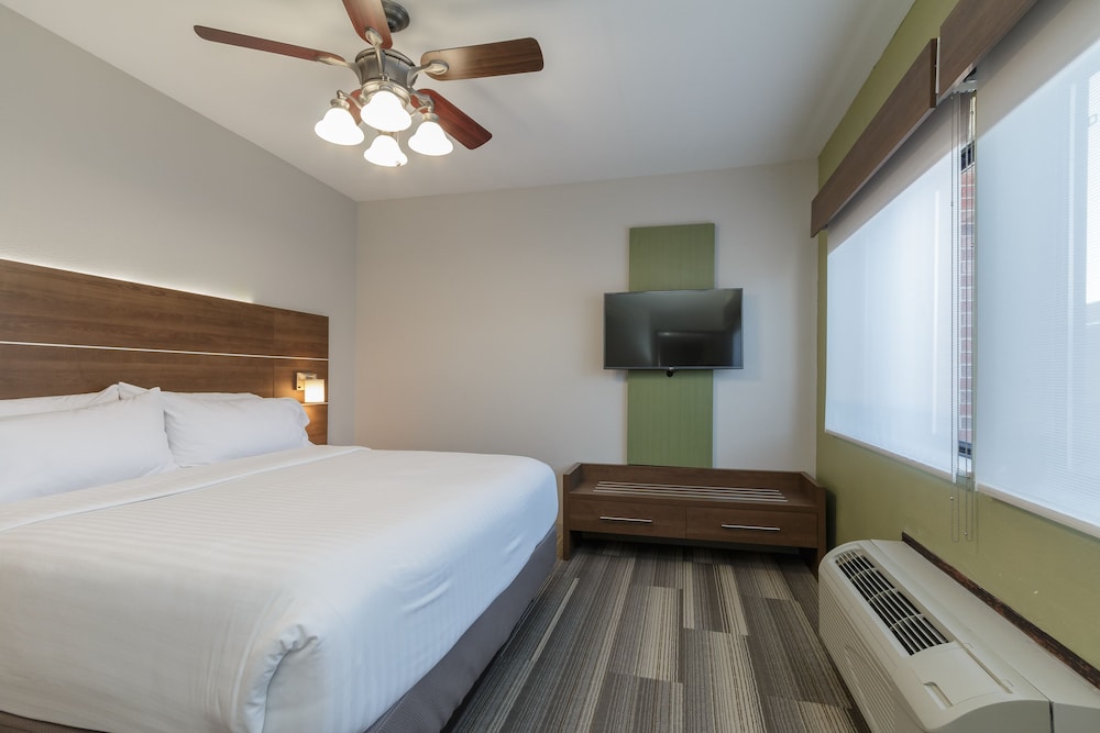 Suite, Multiple Beds - Photo 1