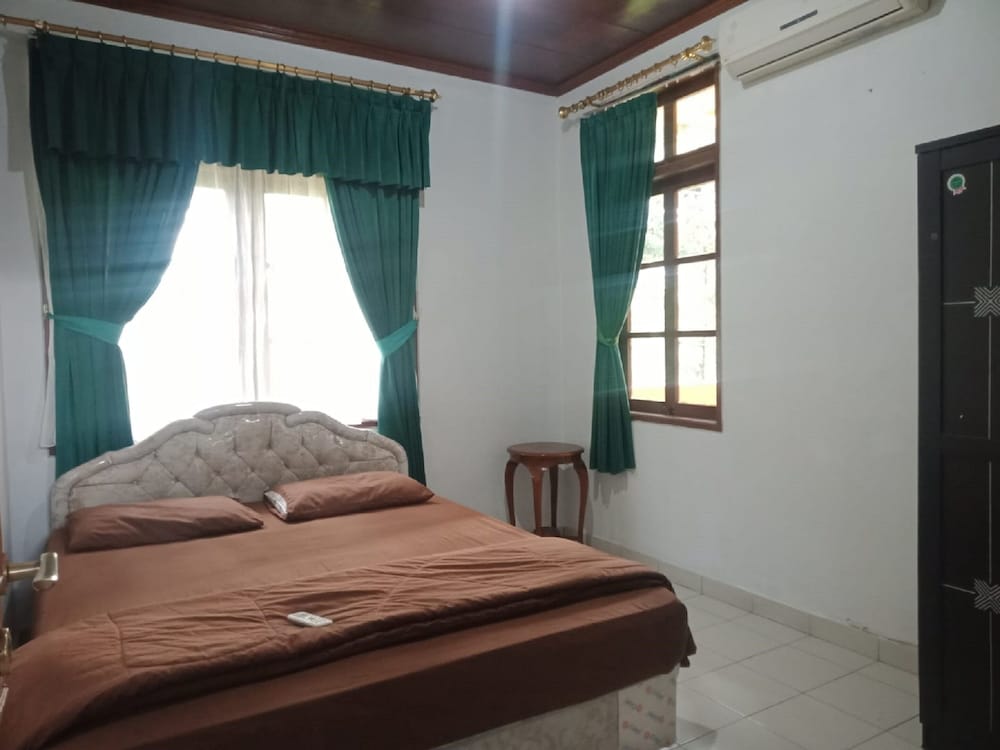 Grand Villa, 5 Bedrooms, Smoking, Garden View