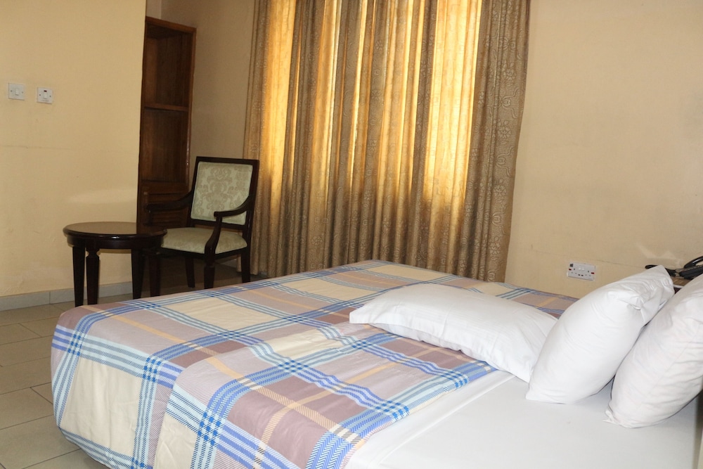 Standard Room photo 2