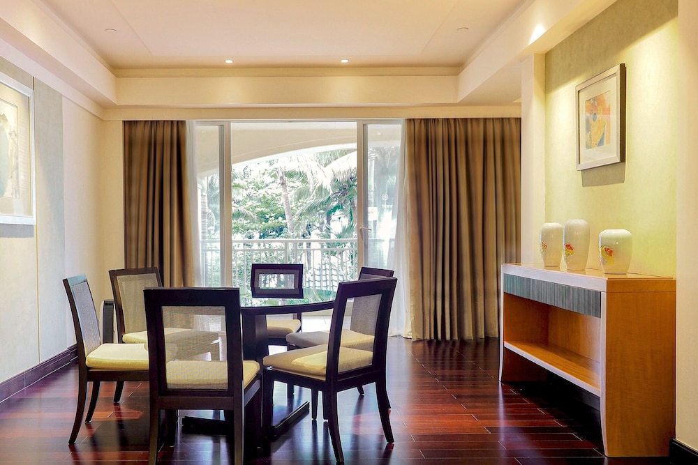 Grand Suite, 1 King Bed, Balcony, Ocean View - Photo 1