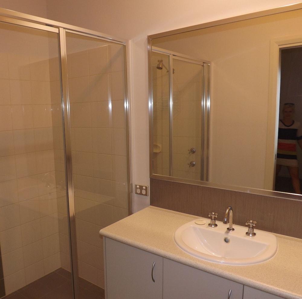 Queen Room With Ensuite photo 3