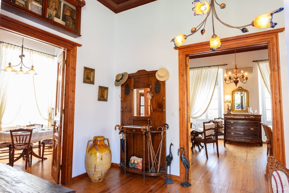 Luxury Apartment photo 3