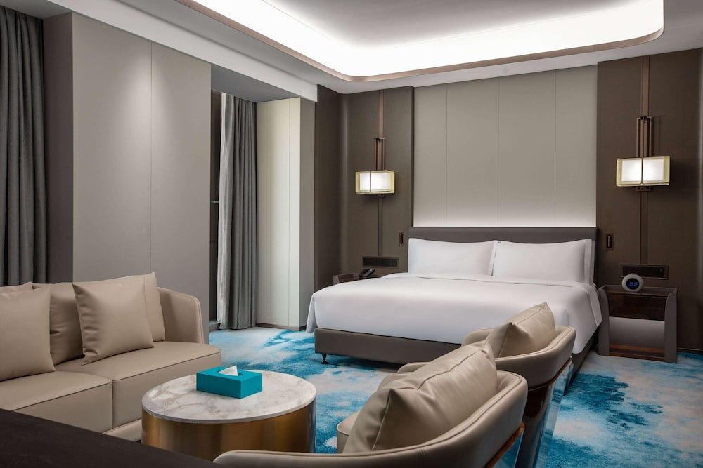 Hollywood King Room