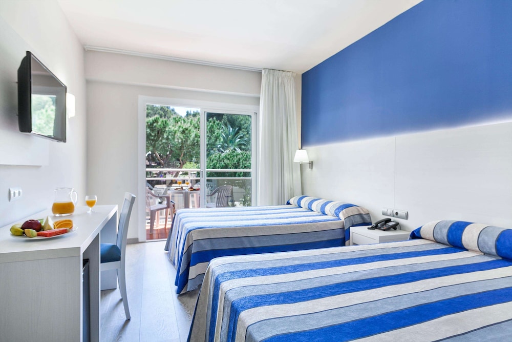 Triple Room (3 Adults) - Photo 1