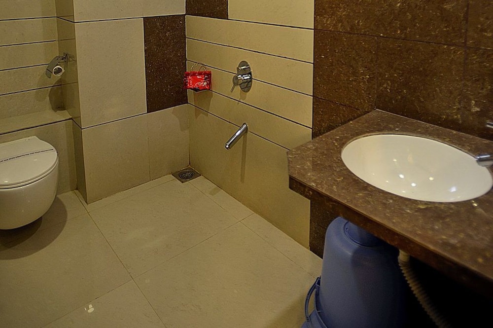 Deluxe Double or Twin Room, 1 Large Twin Bed, Non Smoking - Photo 12