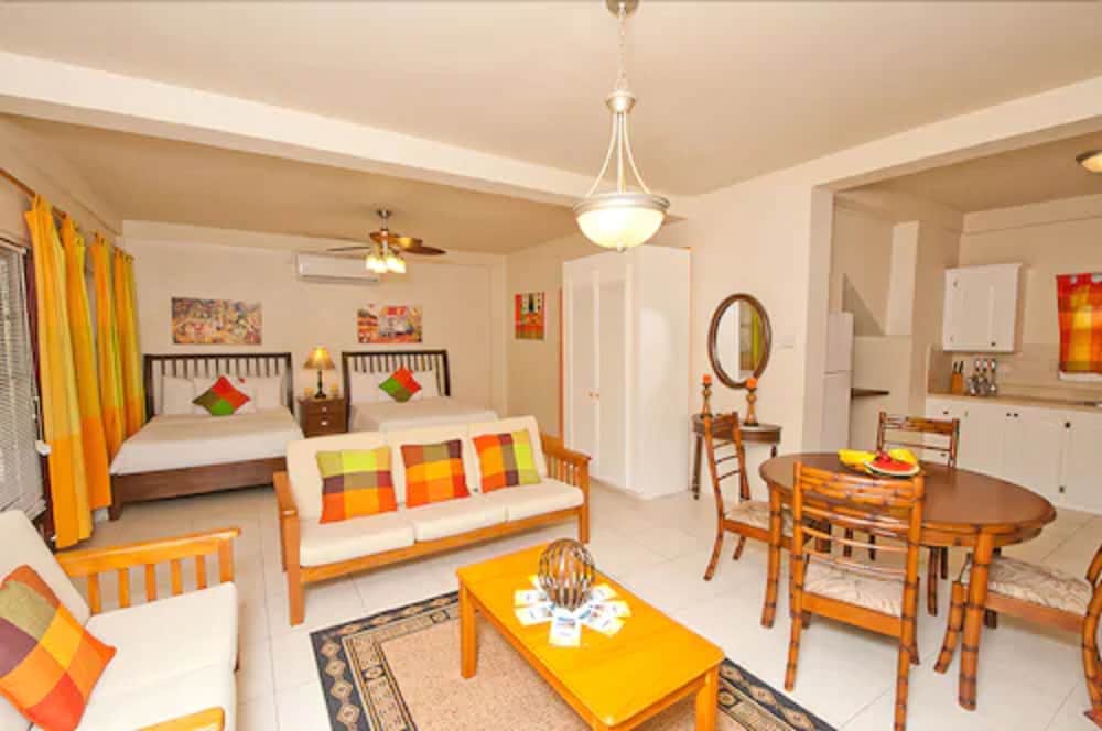 Deluxe Suite, Pool View