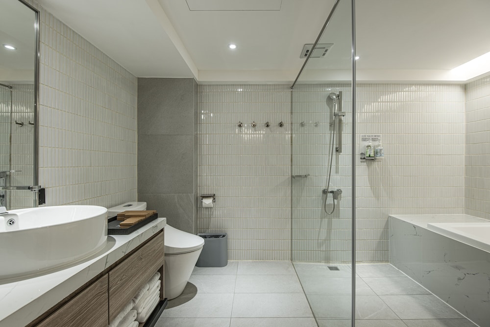 Deluxe Quadruple Room - Photo 6