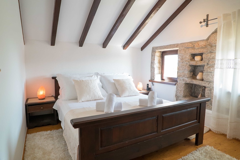 Traditional Apartment, Multiple Beds