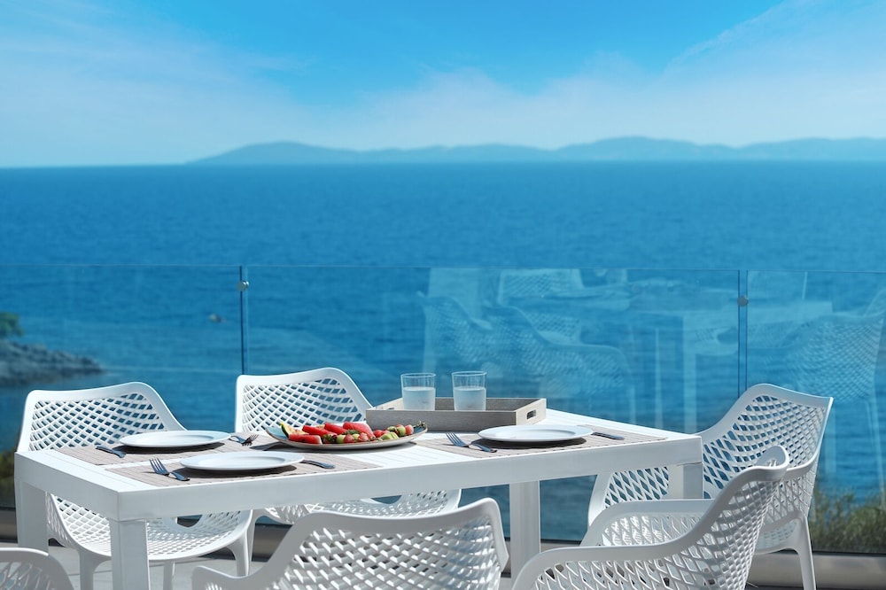 Superior Villa, 2 Bedrooms, Private Pool, Sea View (Kalyva Mare) photo 2