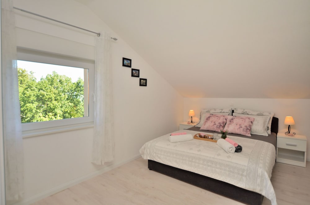 Apartment (A1)