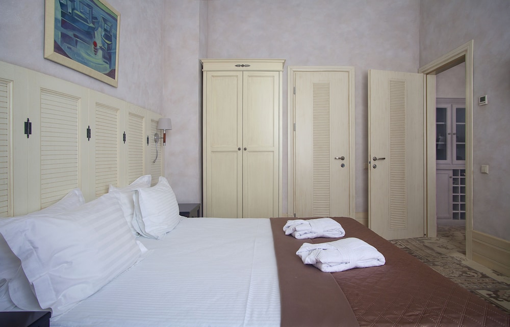 Luxury Suite photo 2