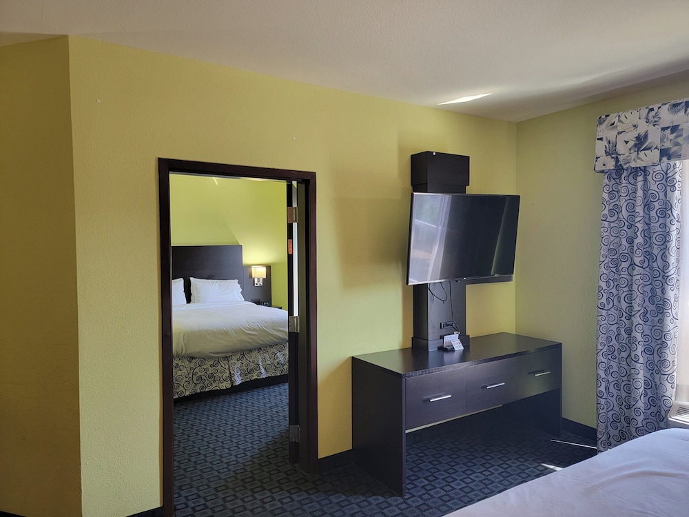 Premium Room, 1 King Bed with Sofa bed - Photo 7