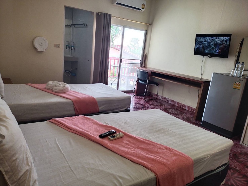 Deluxe Room, 2 Twin Beds, Tower photo 3