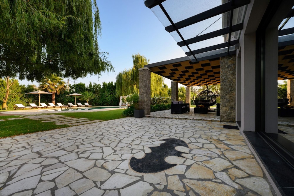 Villa Black White Dassia, Zdjęcie 8