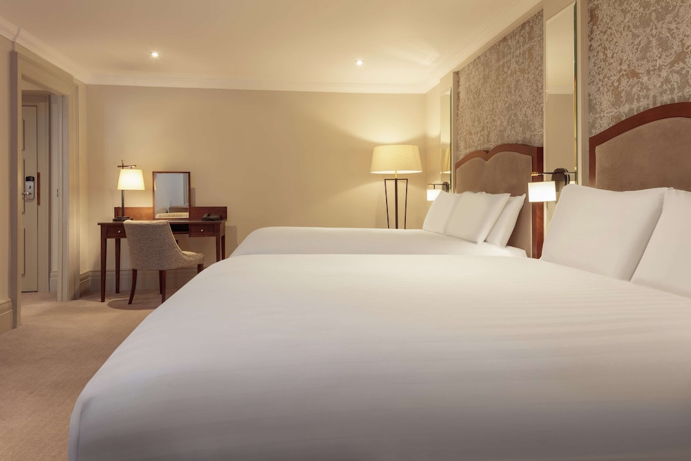 Superior King Room, 2 Beds - Photo 2