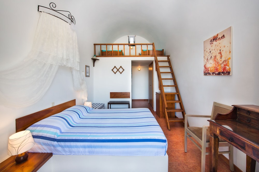 Traditional Room - Photo 23