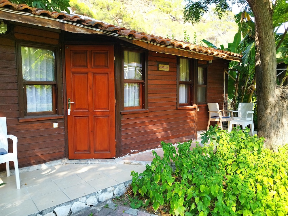 Standard Bungalow photo 1