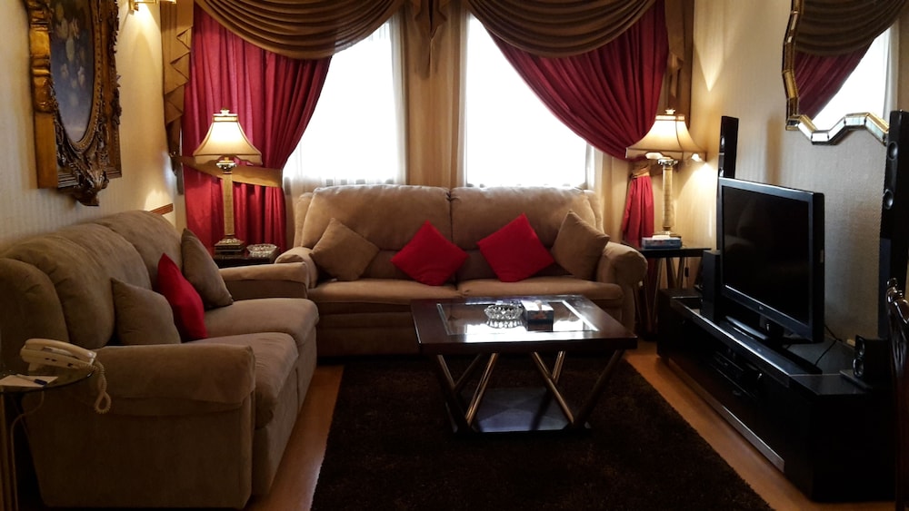 Suite (Single) photo 3