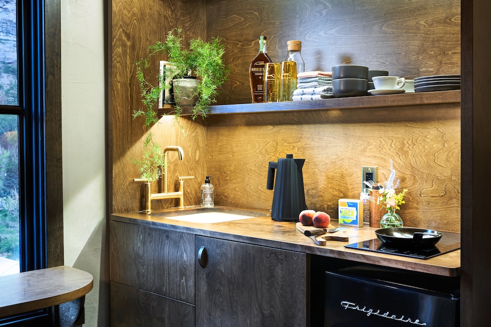 Painted Lady Quarters (Pet Friendly) photo 3