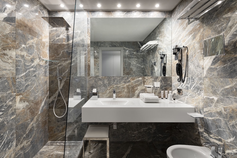 Superior Double or Twin Room - Photo 4
