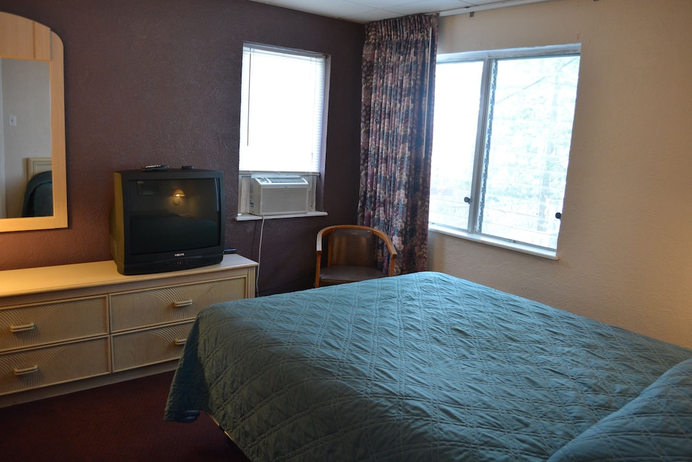Grand Apartment, 2 Bedrooms, Kitchen, Pool View photo 2