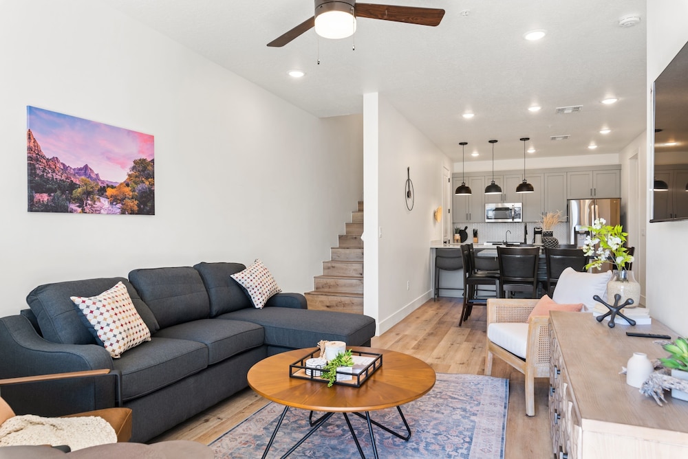 Condo, 3 Bedrooms