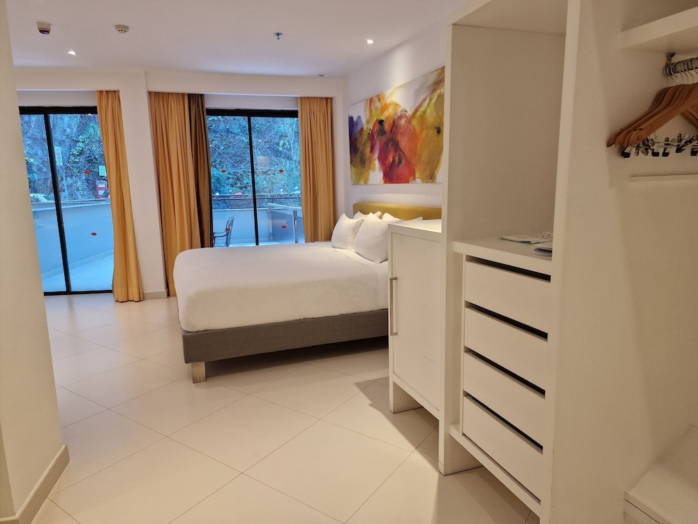 Standard Room, 1 King Bed