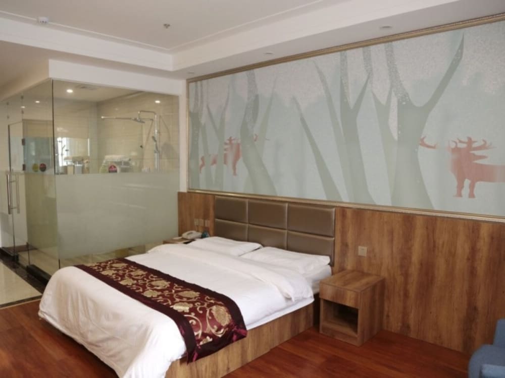 Room, 1 King Bed photo 2