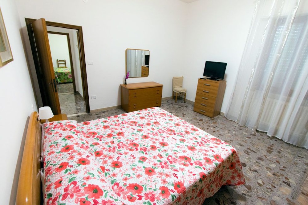 Family House, 3 Bedrooms, Terrace