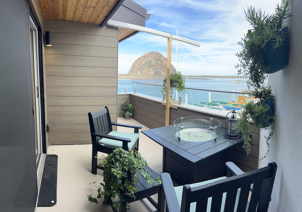 Superior Room, 1 King Bed with Sofa bed, Ocean View