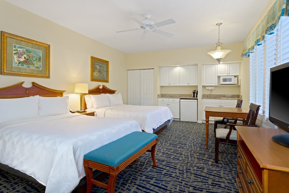 Premium Room, 2 Queen Beds - Photo 2
