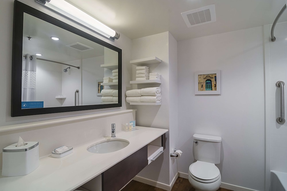 Room, 2 Queen Beds, Refrigerator