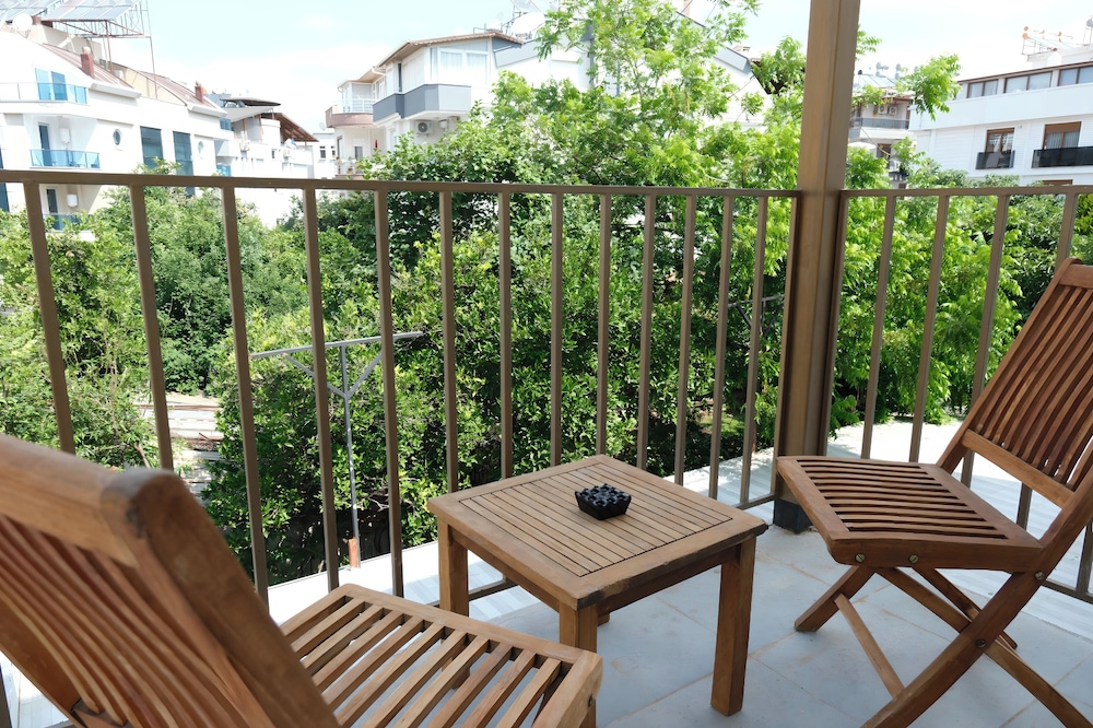 Studio Garden with Balcony photo 1