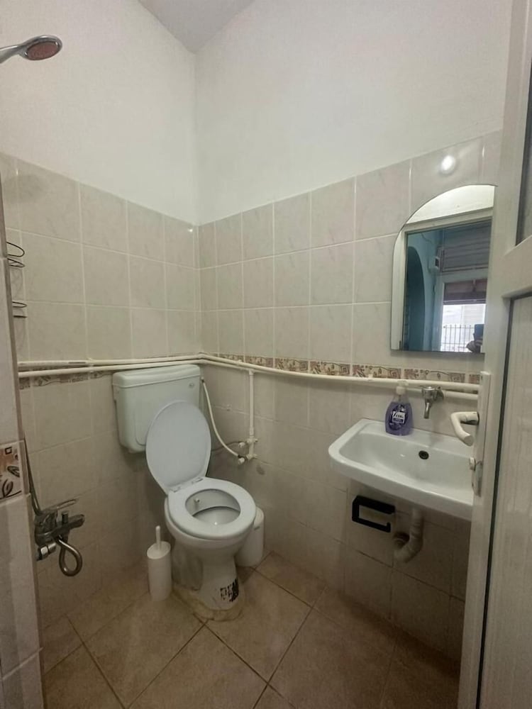 Basic Triple Room photo 3