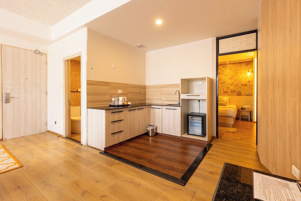 Executive Room - Photo 3