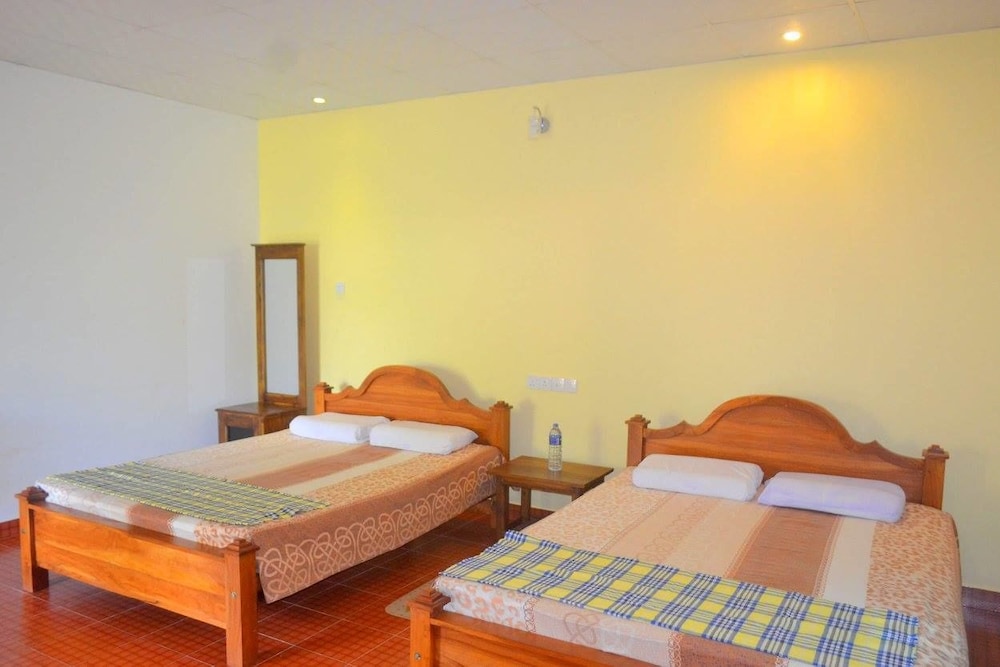 Standard Triple Room, 2 Double Beds photo 1