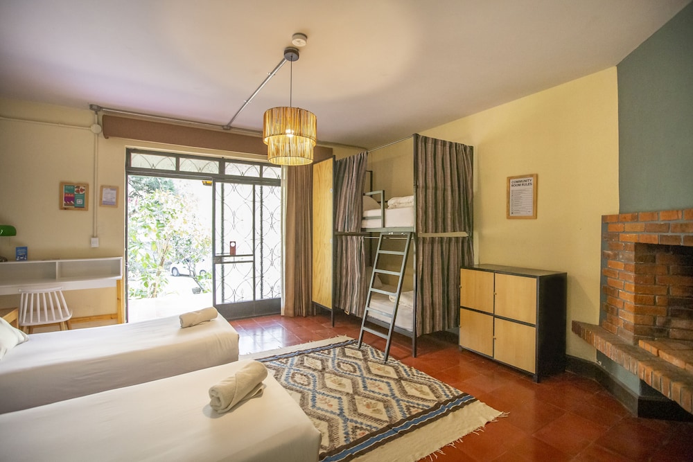 4 Bed Mixed Community Dorm