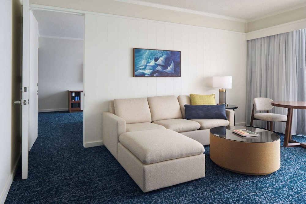 Club Suite, 1 King Bed With Sofa Bed, Oceanfront